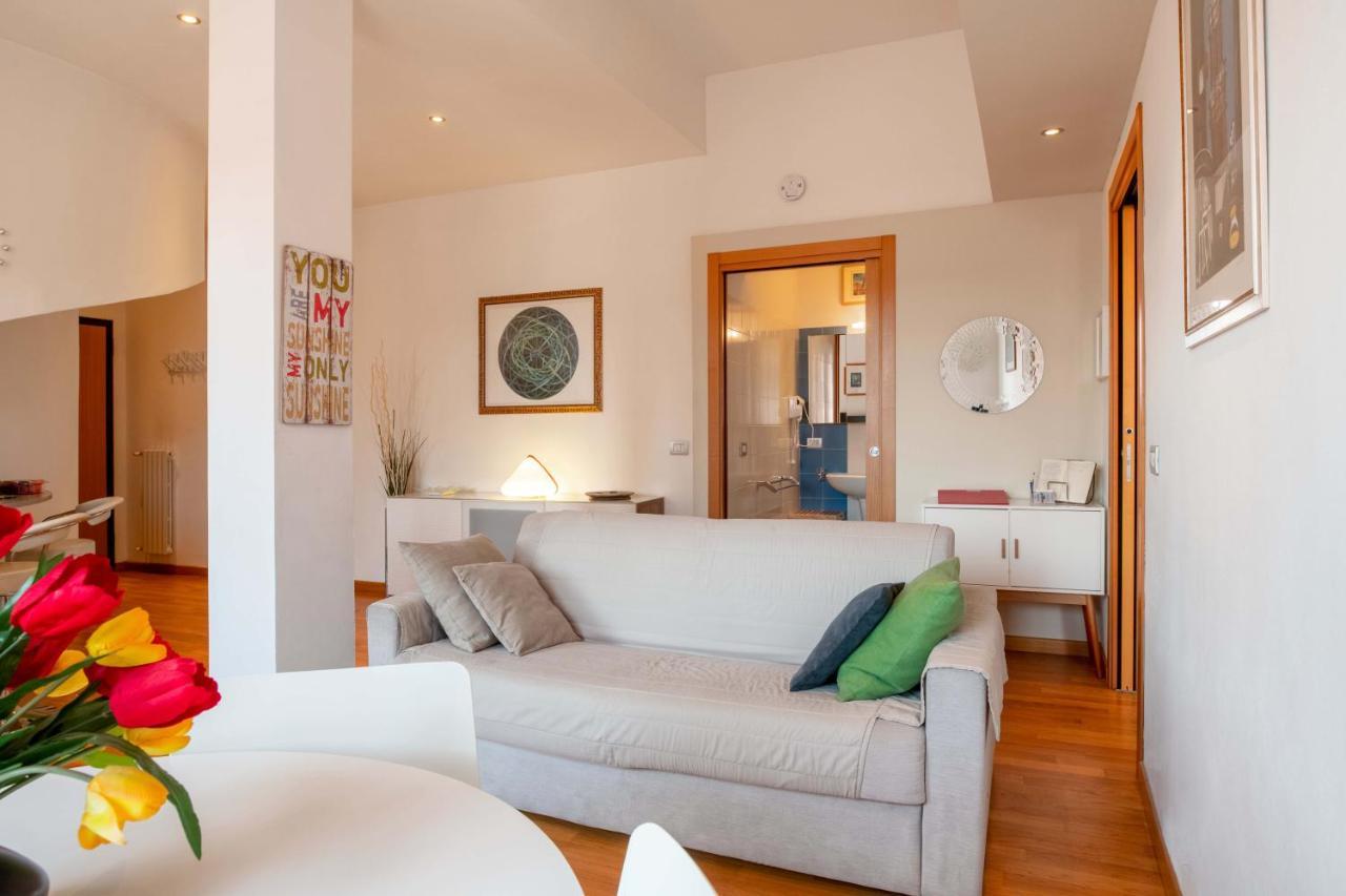 Luxury Flat In Town - Lucca City Center Bagian luar foto