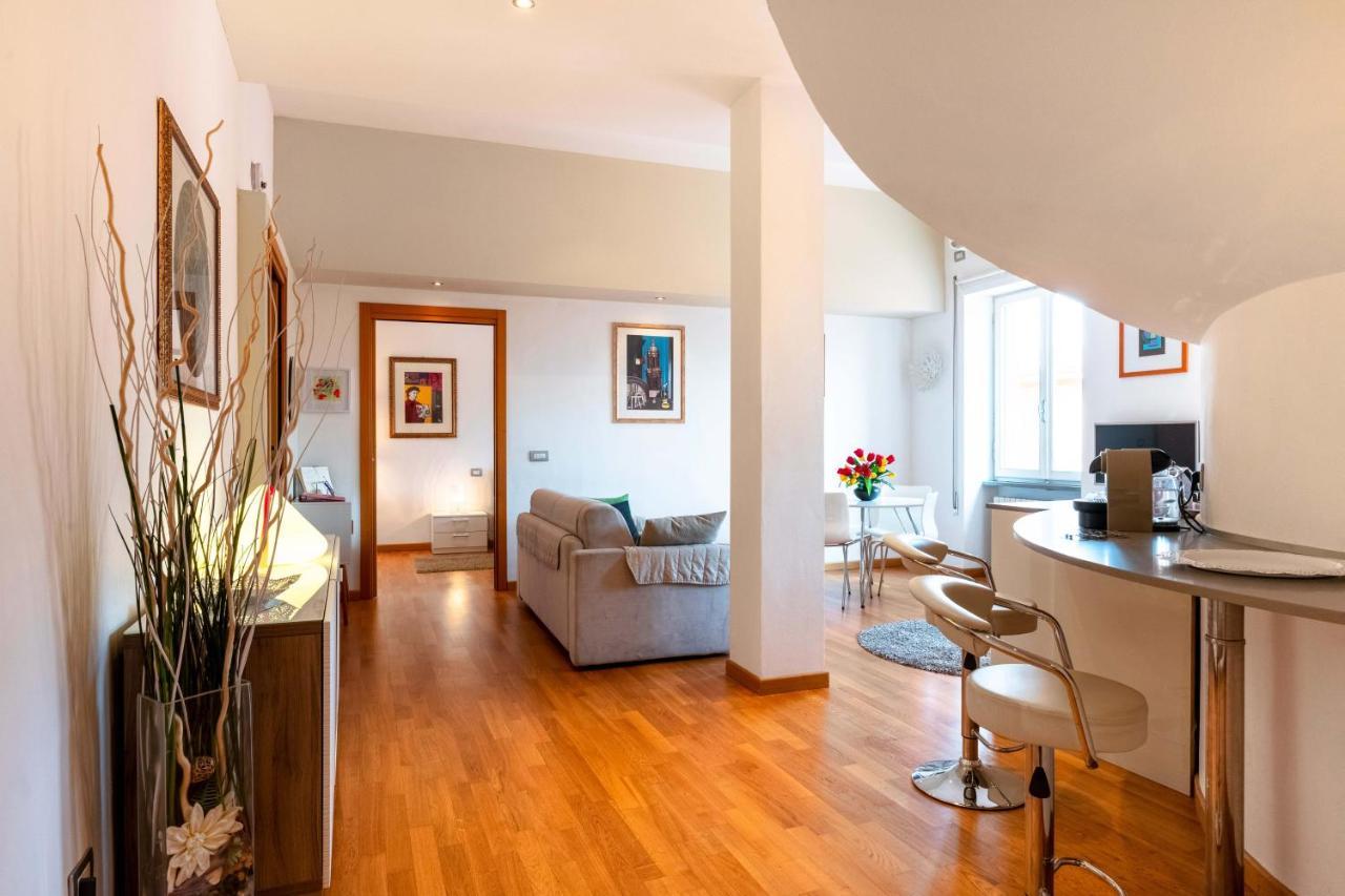 Luxury Flat In Town - Lucca City Center Bagian luar foto