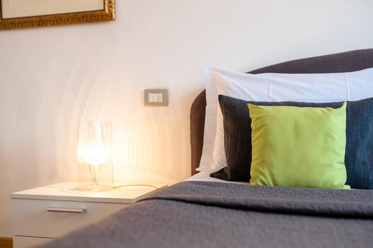 Luxury Flat In Town - Lucca City Center Bagian luar foto
