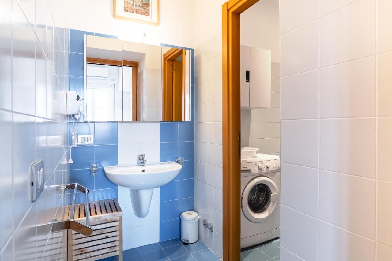 Luxury Flat In Town - Lucca City Center Bagian luar foto